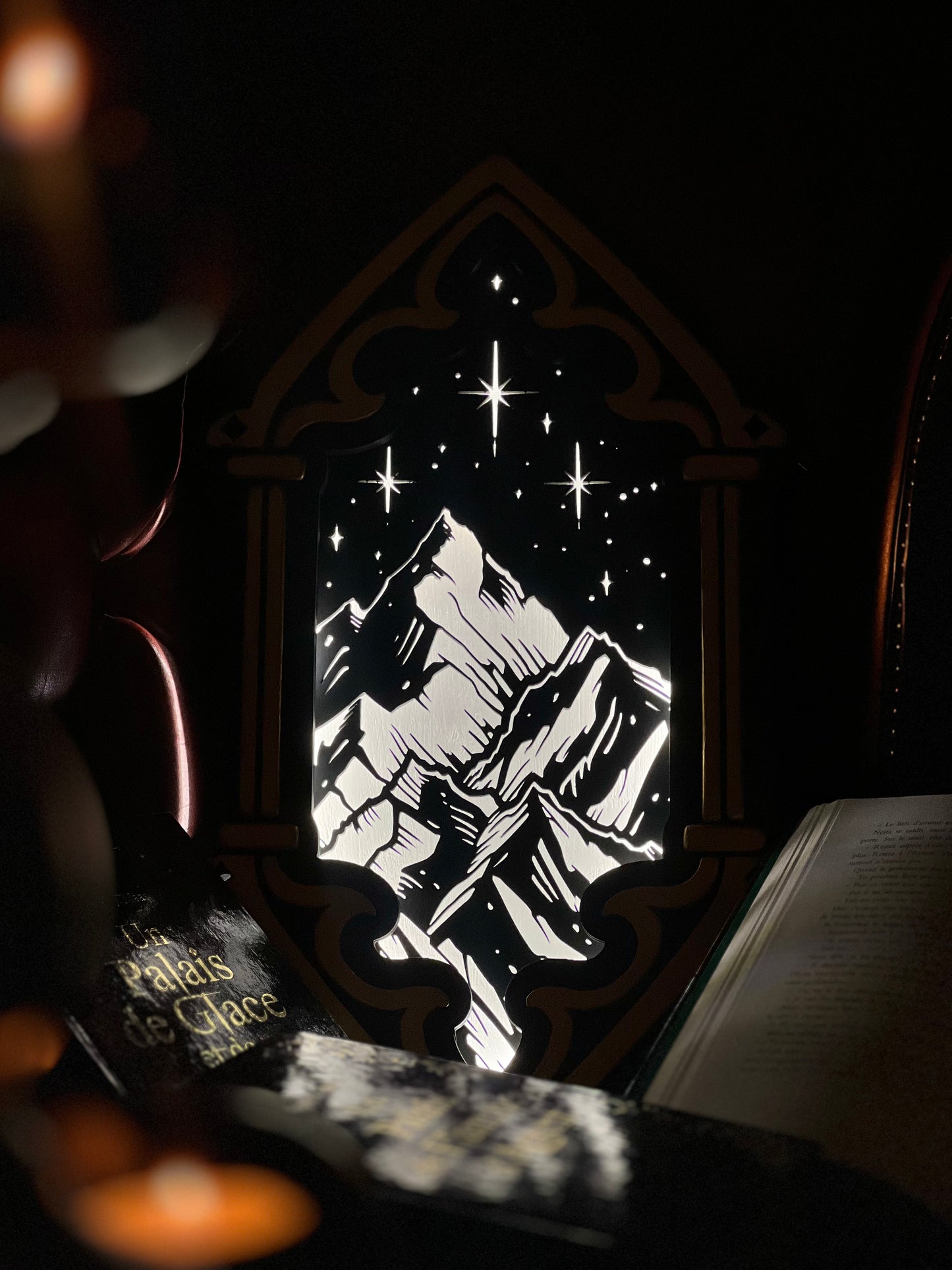 Pack Première Édition — Grand Cadre Lumineux Modulable + 2 Décors